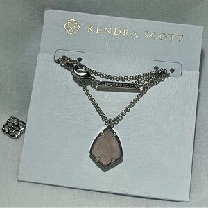 KENDRA SCOTT Cory Necklace Rhodium/Rose Quartz